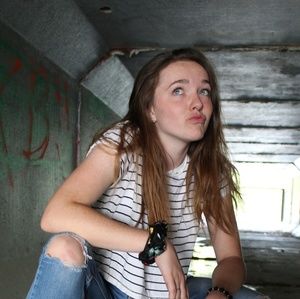 Meet your Posher, Cami